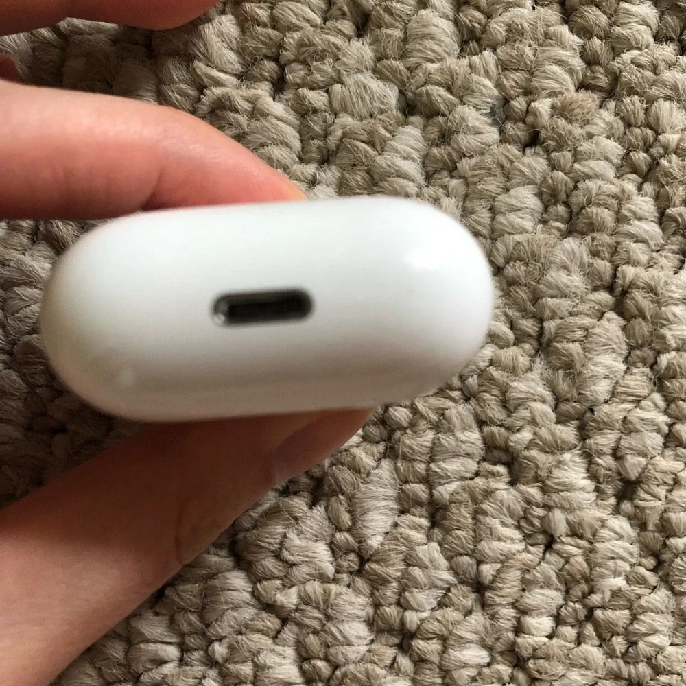 Apple Airpods 2nd Gen Authentic Replacement Charging Case A1602 & left airpod
